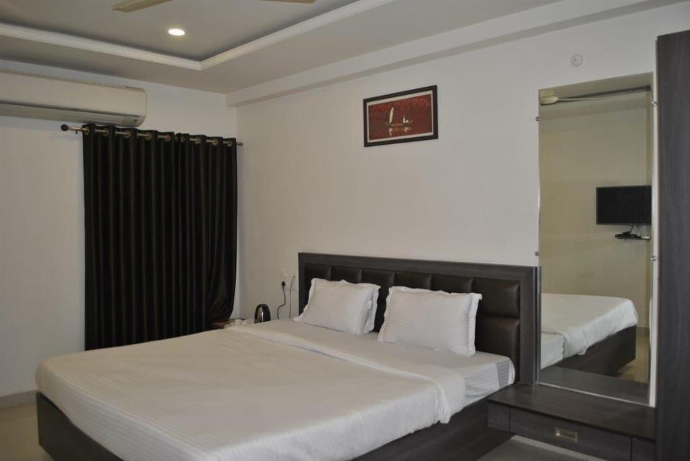 Room image 4