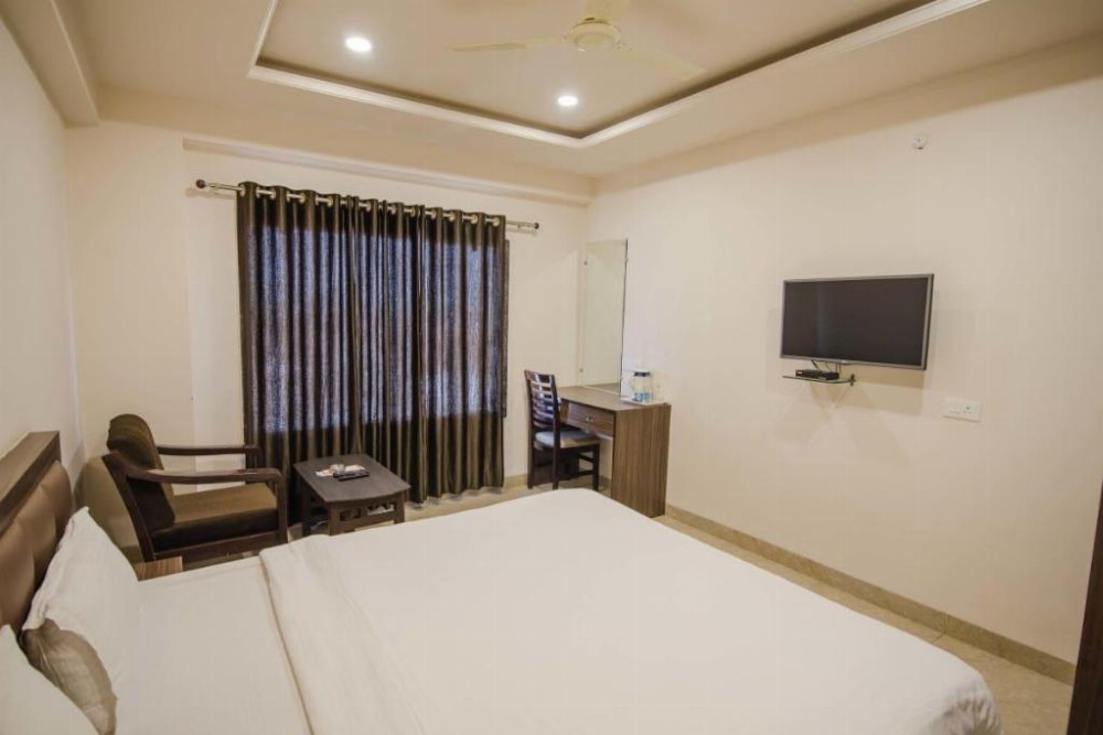 Room image 3